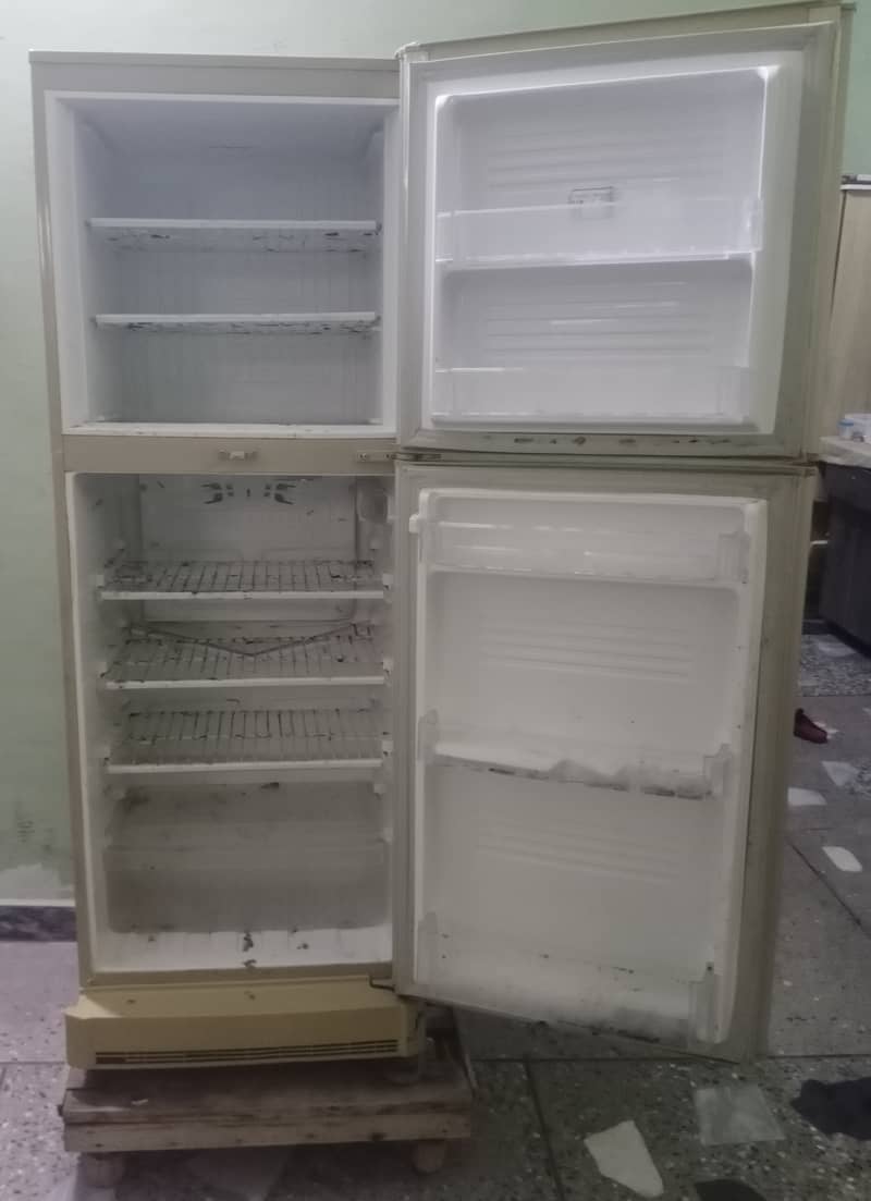 PEL Refrigerator (Medium Size) 3