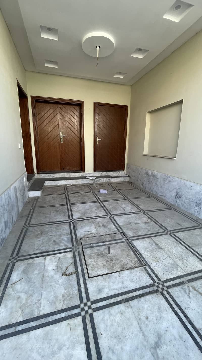 Prime Location 5 Marla House In Ferozepur Road Best Option 3