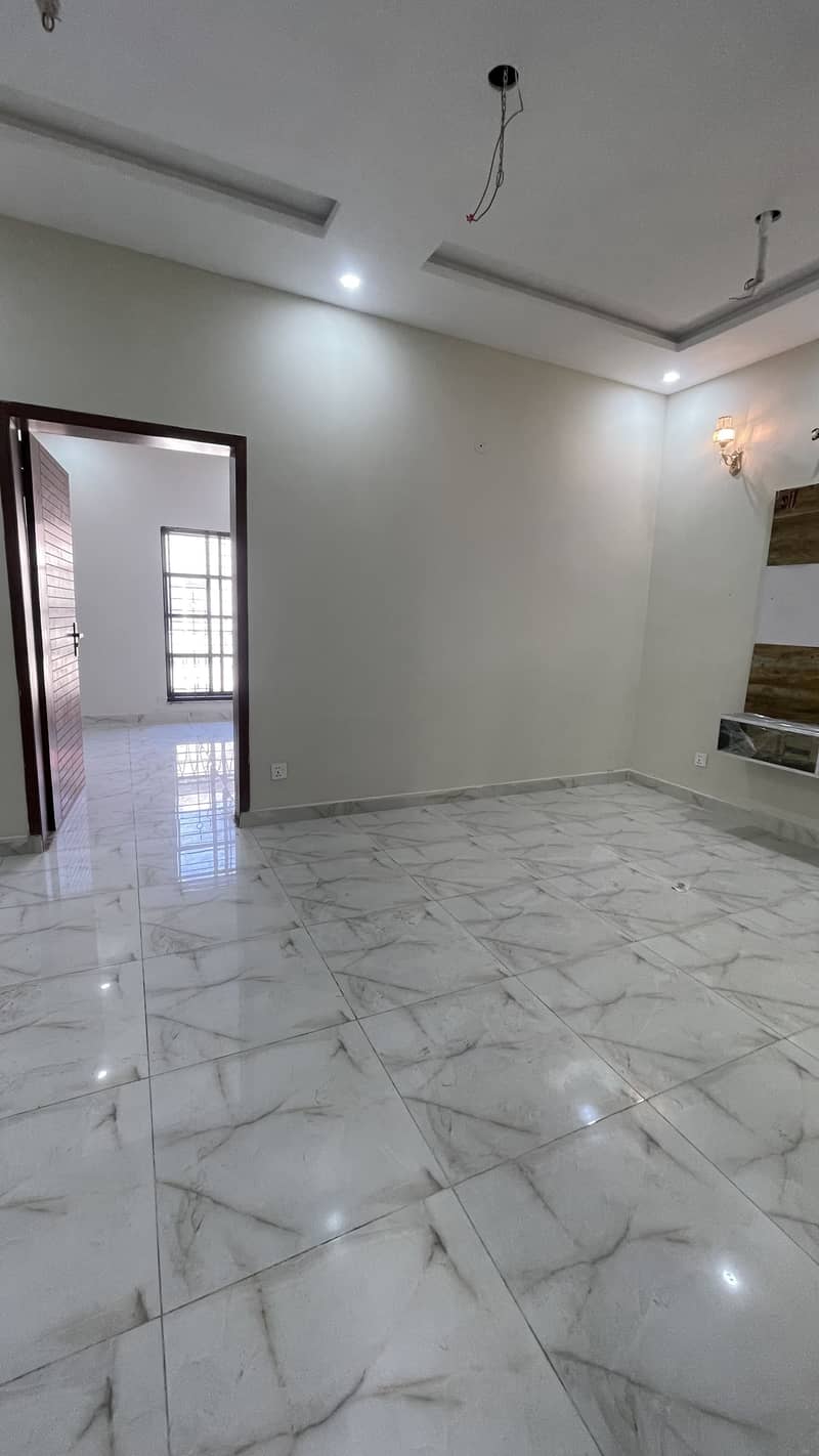 Prime Location 5 Marla House In Ferozepur Road Best Option 5