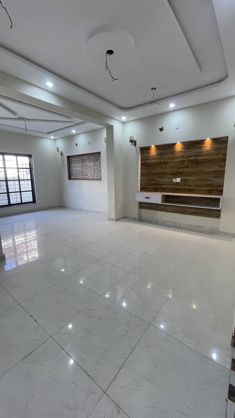 Prime Location 5 Marla House In Ferozepur Road Best Option 13