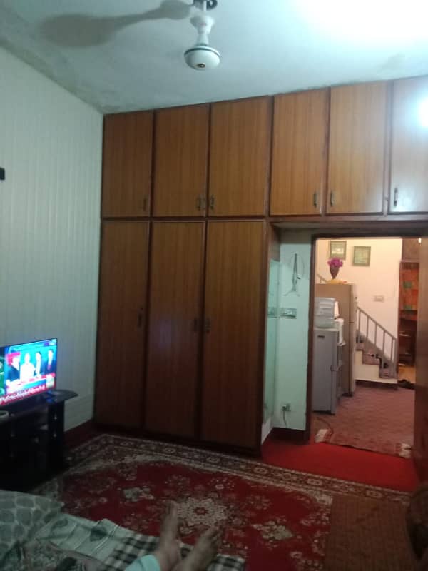 5 MARLA TRIPLE STORY HOUSE FOR SALE AT THE PRIME LOCATION OF JOHAR TOWN LAHORE 7