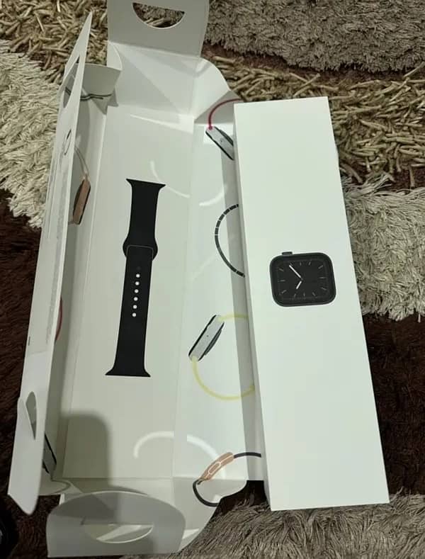 Apple Watch Series 5 44mm 6