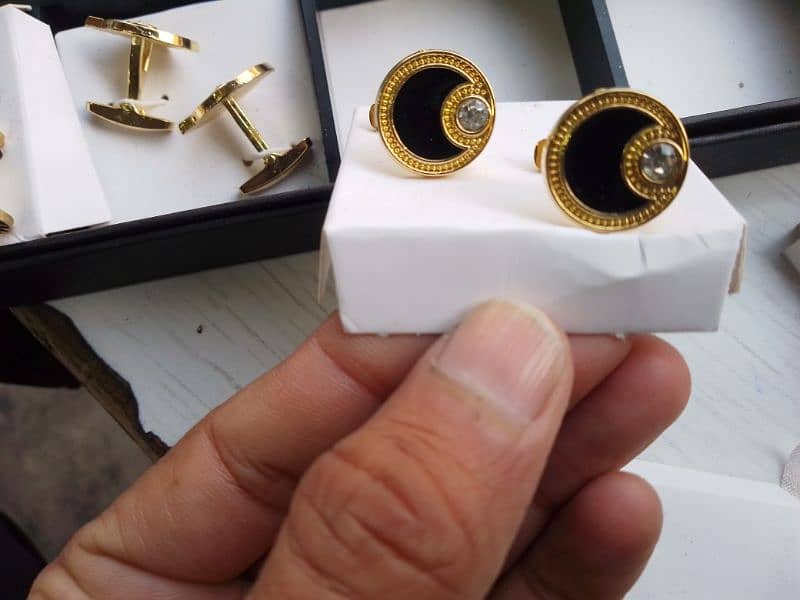 cufflink 4