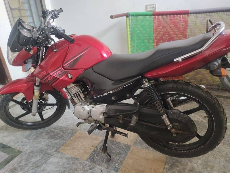 YAMAHA YBR 125 6