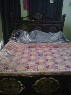 double bed 6 by 6 ka  sofa set mattress 1 mah pahle hi liya hai