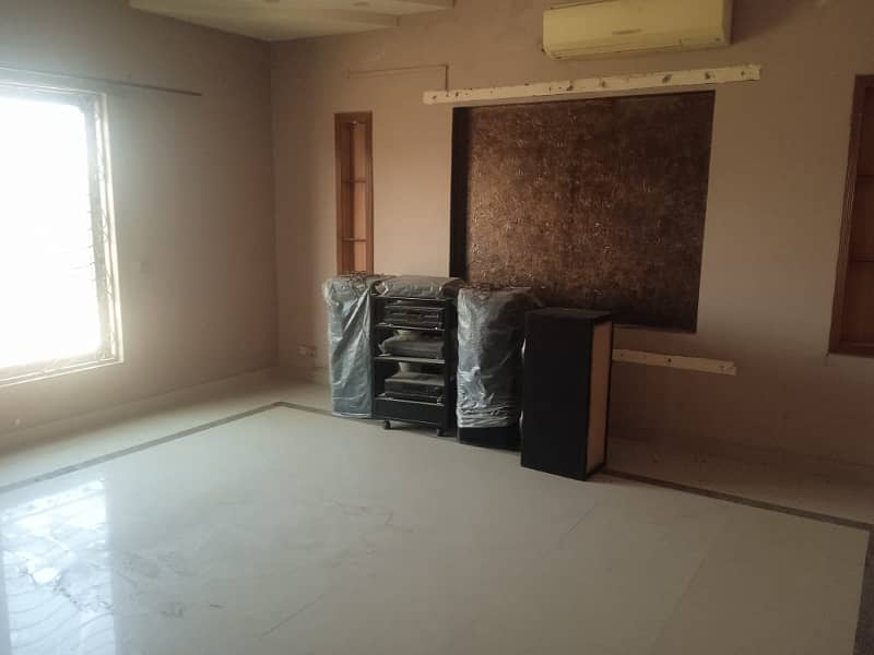 1 Kanal Upper Portion for Rent 4