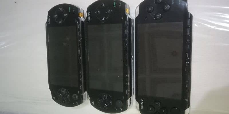 ps Vita 1001 OLED and 2000 slim with all accessories 11