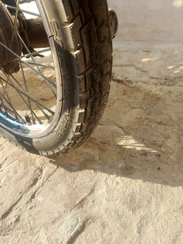 new tyre new garari set Engine ok koi kam nhi hai bike main 2