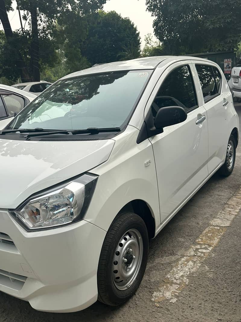 Daihatsu Mira 2023 10