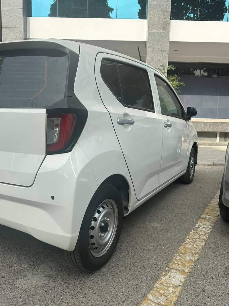 Daihatsu Mira 2023 12