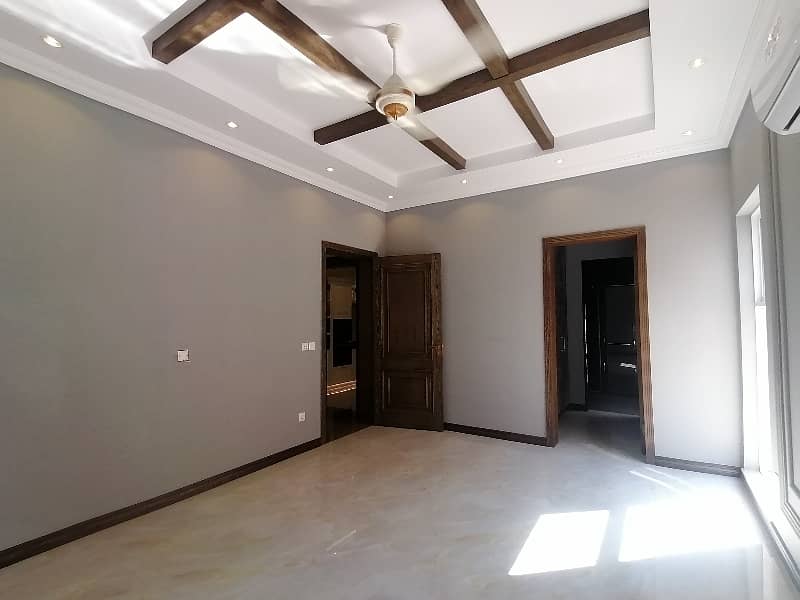 Brand New 1 Kanal House For sale In Model Town - Block K Lahore 3