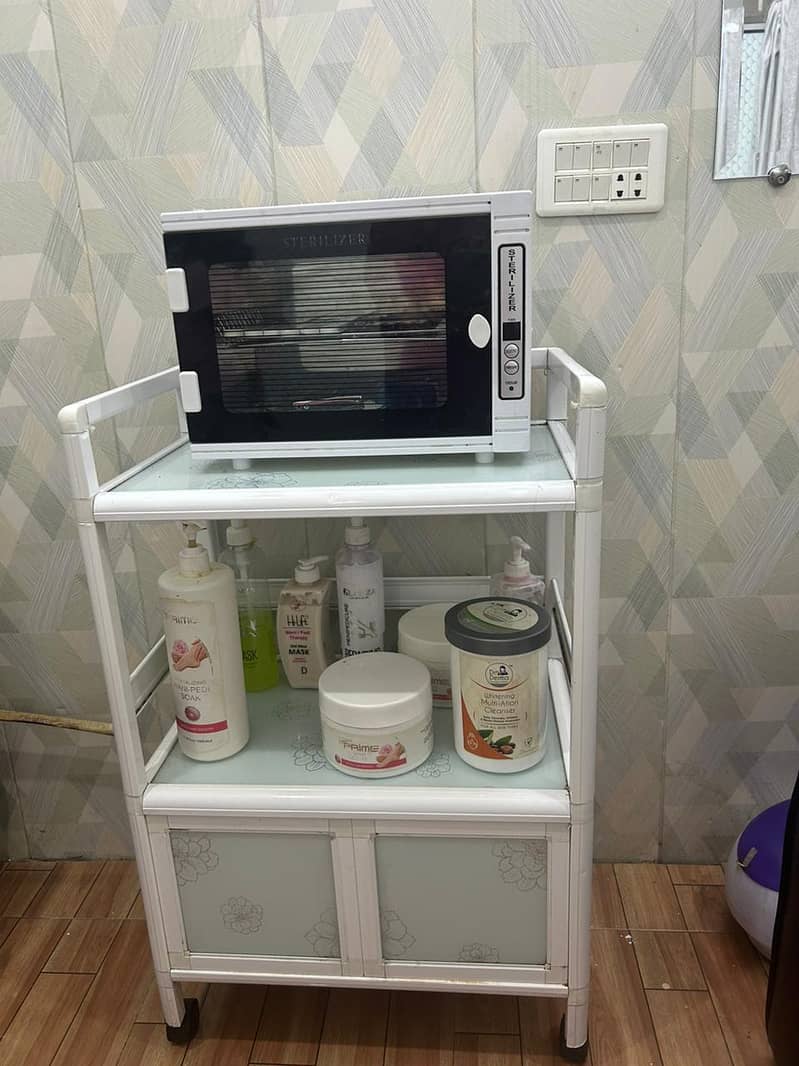 running beauty salon setup / equipment beauty salon business for sale 11