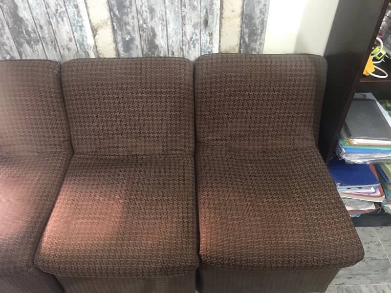 3 seater sofa condication 10/10 used 1