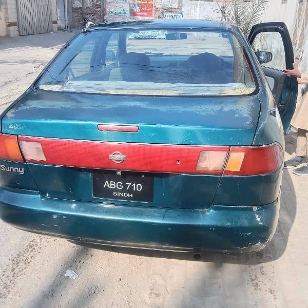 Nissan sunny automatic good faimly car 2