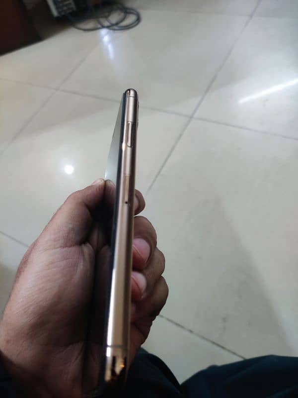 Iphone 11 pro max 256GB pta Approved with box 6