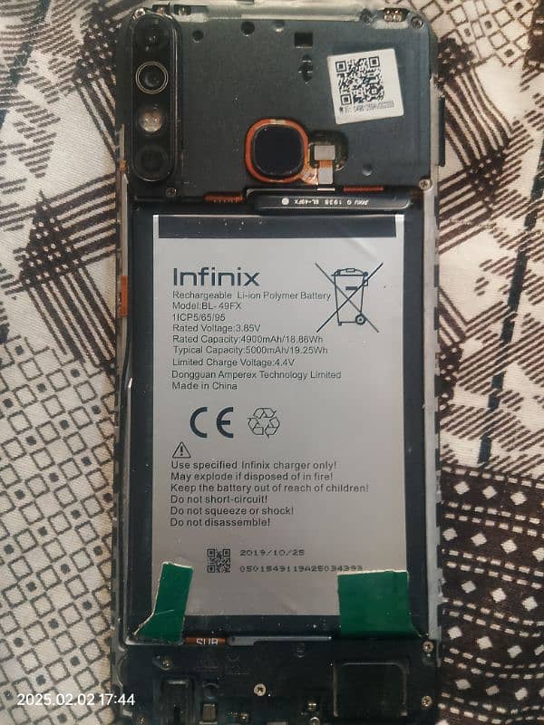 Infinix hot 8.4/64GB 7