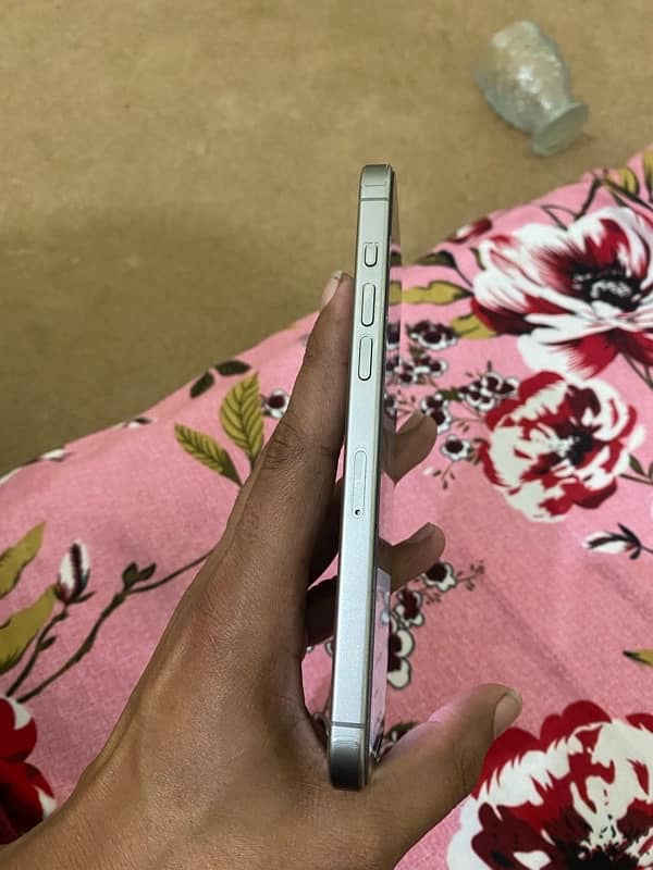 I phone 15 pro max 256 gb non pta 4