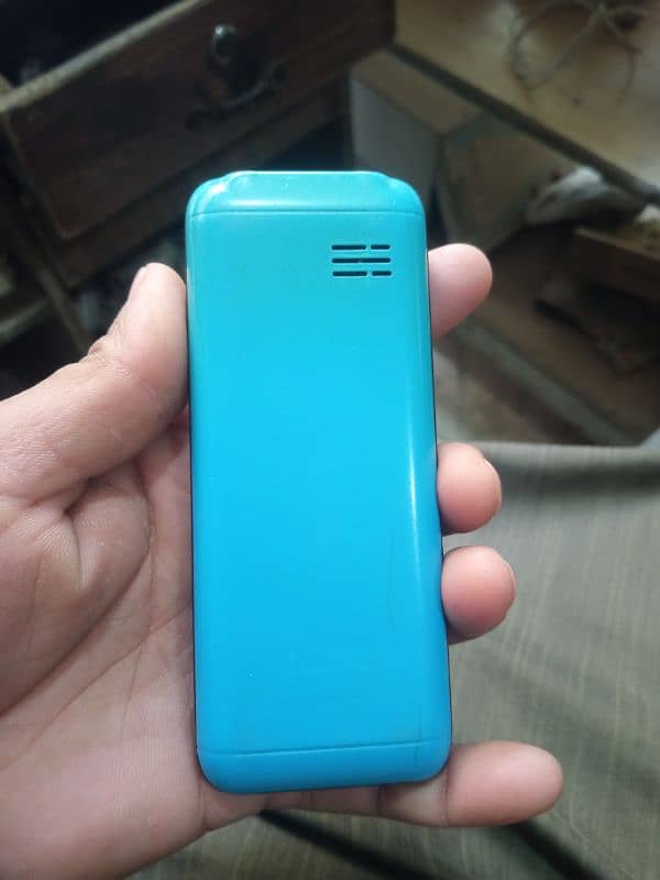 QMobile SL100lite 1