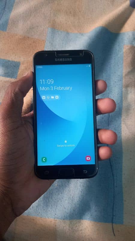 samsung galaxy j3 pro 0