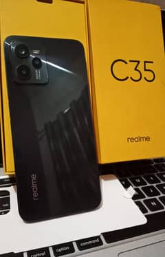 Realme C35