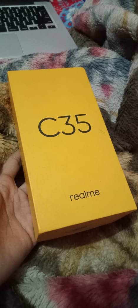 Realme C35 7