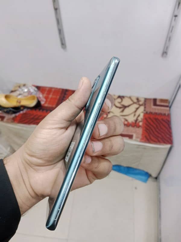 ONE PLUS 9RO 5G dual sim 4