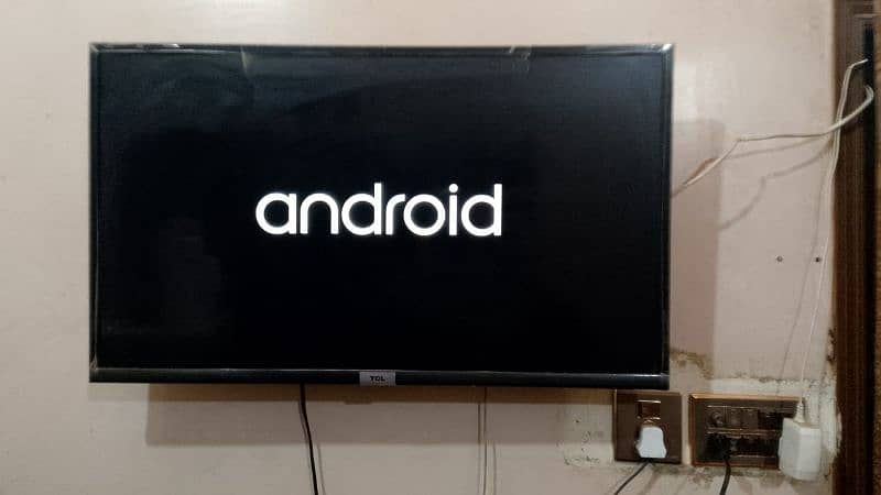 TCL android Led in mint condition 1