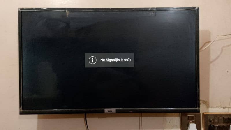 TCL android Led in mint condition 2