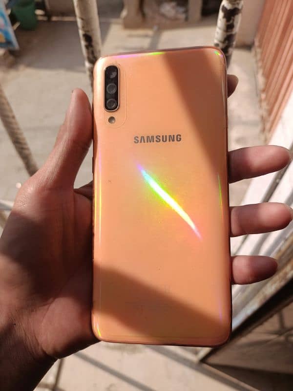 Samsung galaxy A70 0