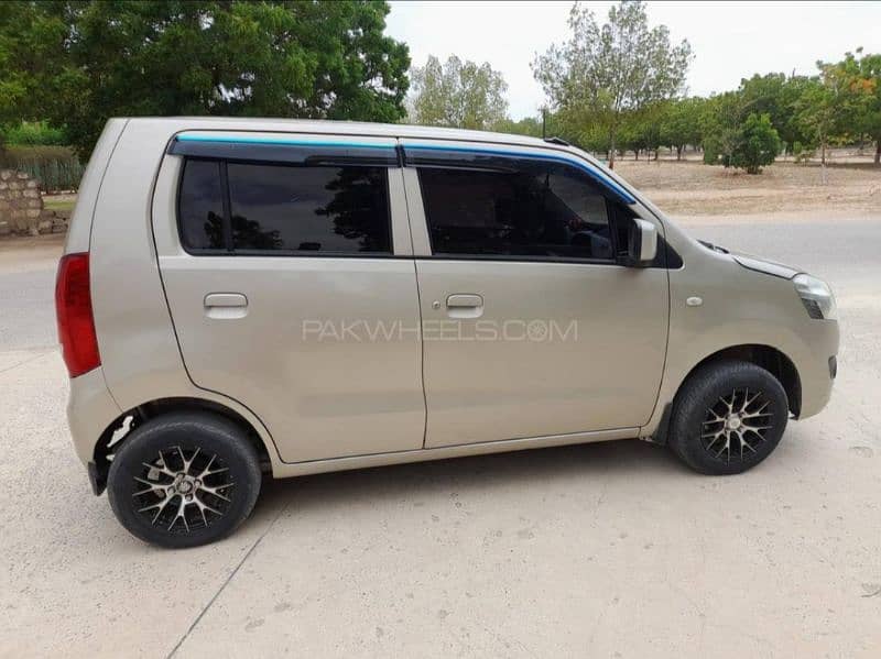 Suzuki Wagon R 2017 1