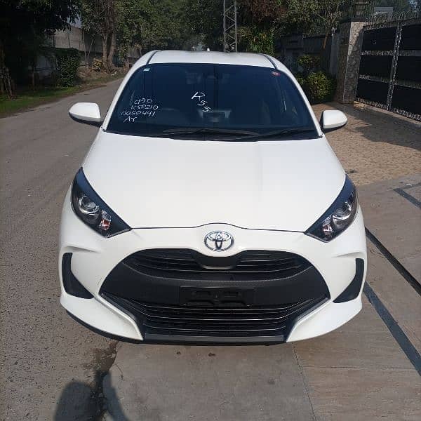 Toyota Yaris 2021/2025 Super White 2