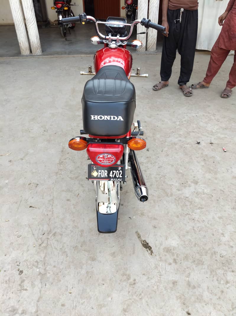 Honda CD 70 2012 4