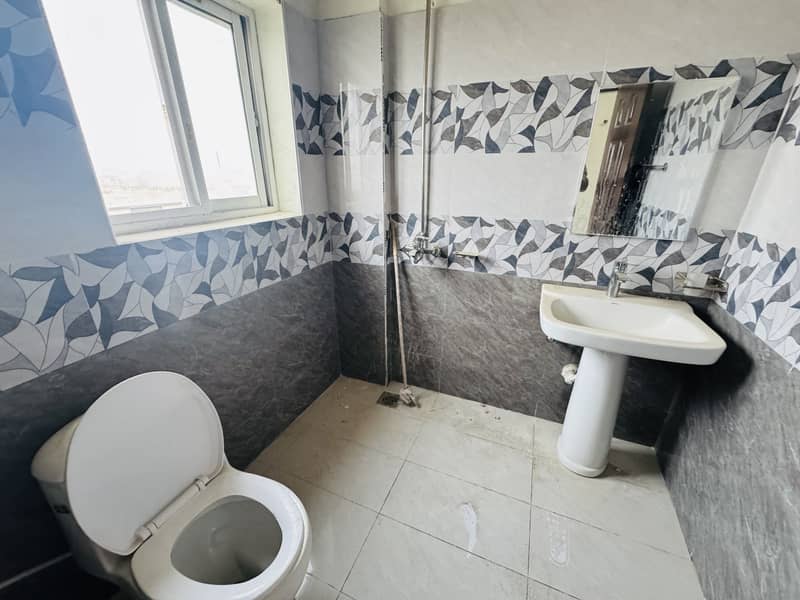 1 Bed Super Hot Location Ready To Move Apartment For Sale Nishtar Block Bahria Town Lahore 4