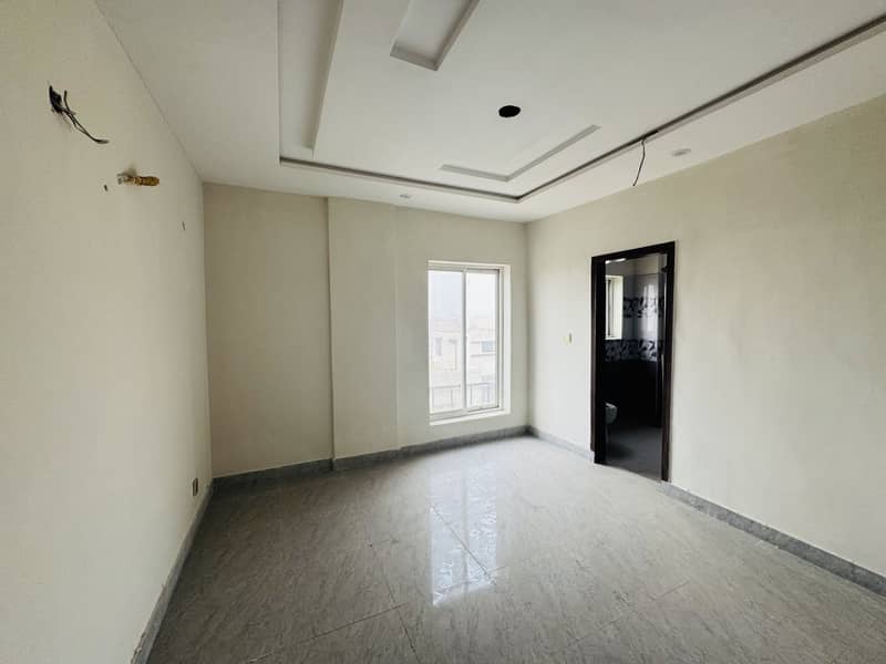 1 Bed Super Hot Location Ready To Move Apartment For Sale Nishtar Block Bahria Town Lahore 5