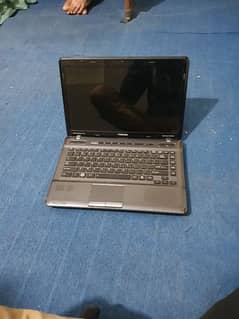 TOSHIBA CORE I3 MINT CONDITION  9/10