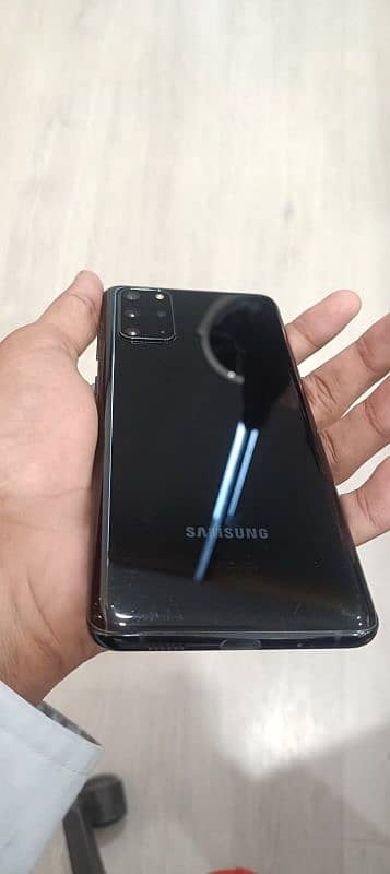 Samsung s20 Plus dot and minor break 4