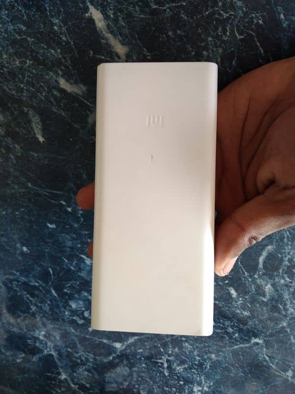 xiomi power bank 20000 mAh battery. . dual chargering port . . original 8