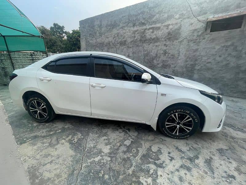 Toyota Corolla Altis 2015 1