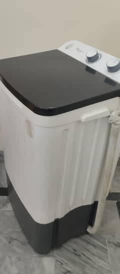 Washing machine for sale condition 10/9