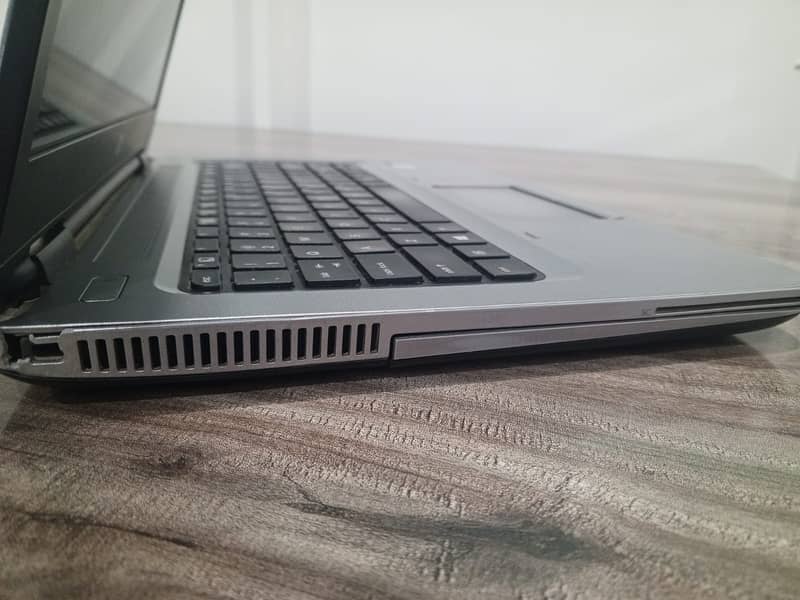 Hp laptop i5 6th gen 8/256+500 hard 4