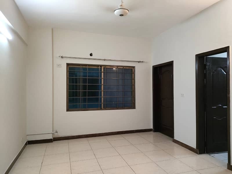 Cheapest 10 Marla 3 Bed Flat On Superb Location Is Available For Sale In Askari-11, Lahore 9