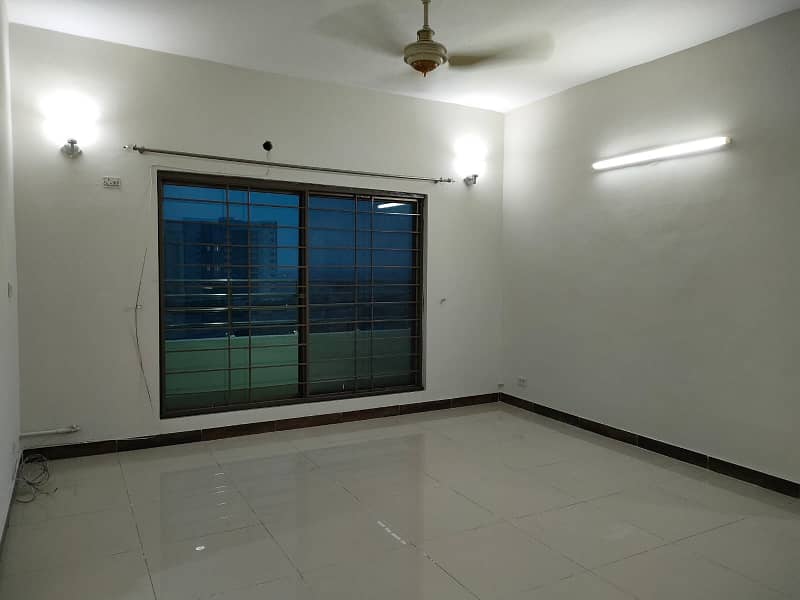 Cheapest 10 Marla 3 Bed Flat On Superb Location Is Available For Sale In Askari-11, Lahore 13