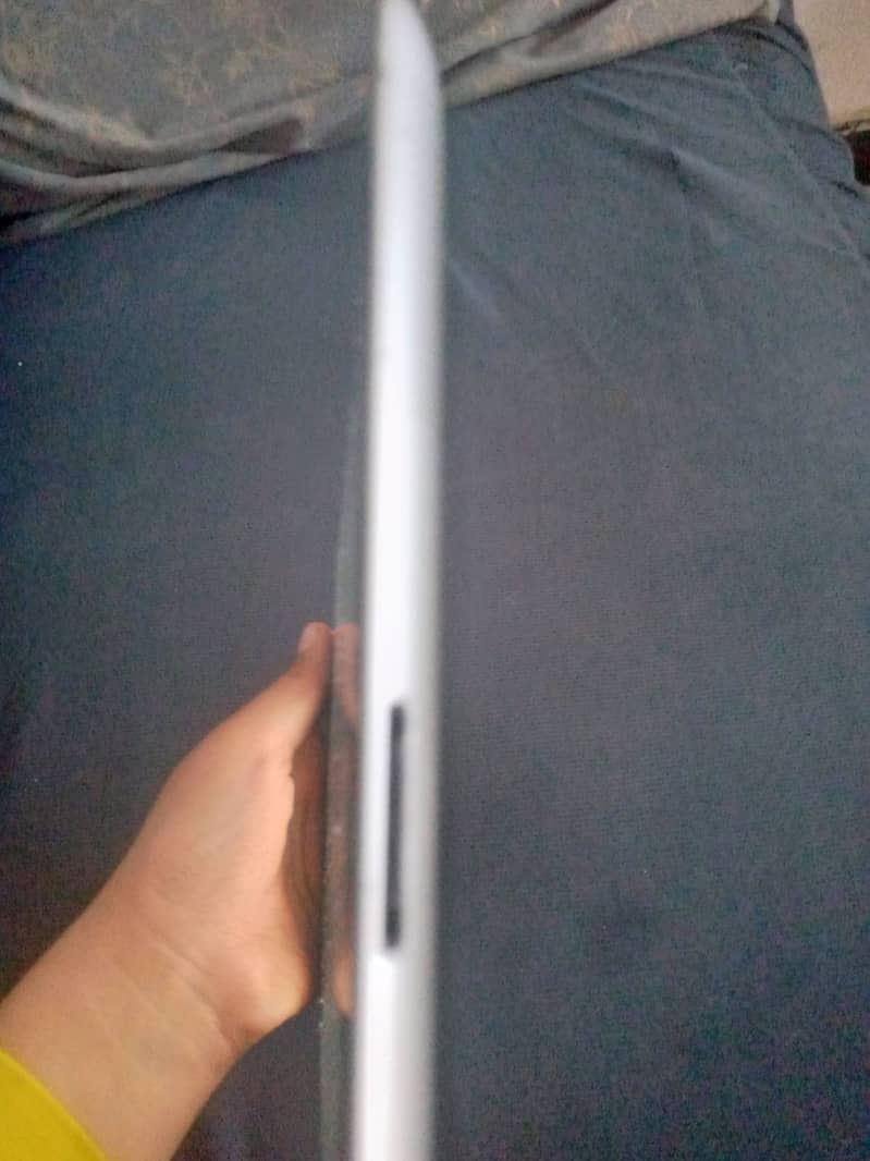 Ipad 2nd generation 16GB ID locked TAB (left corner little bit Broken) 5