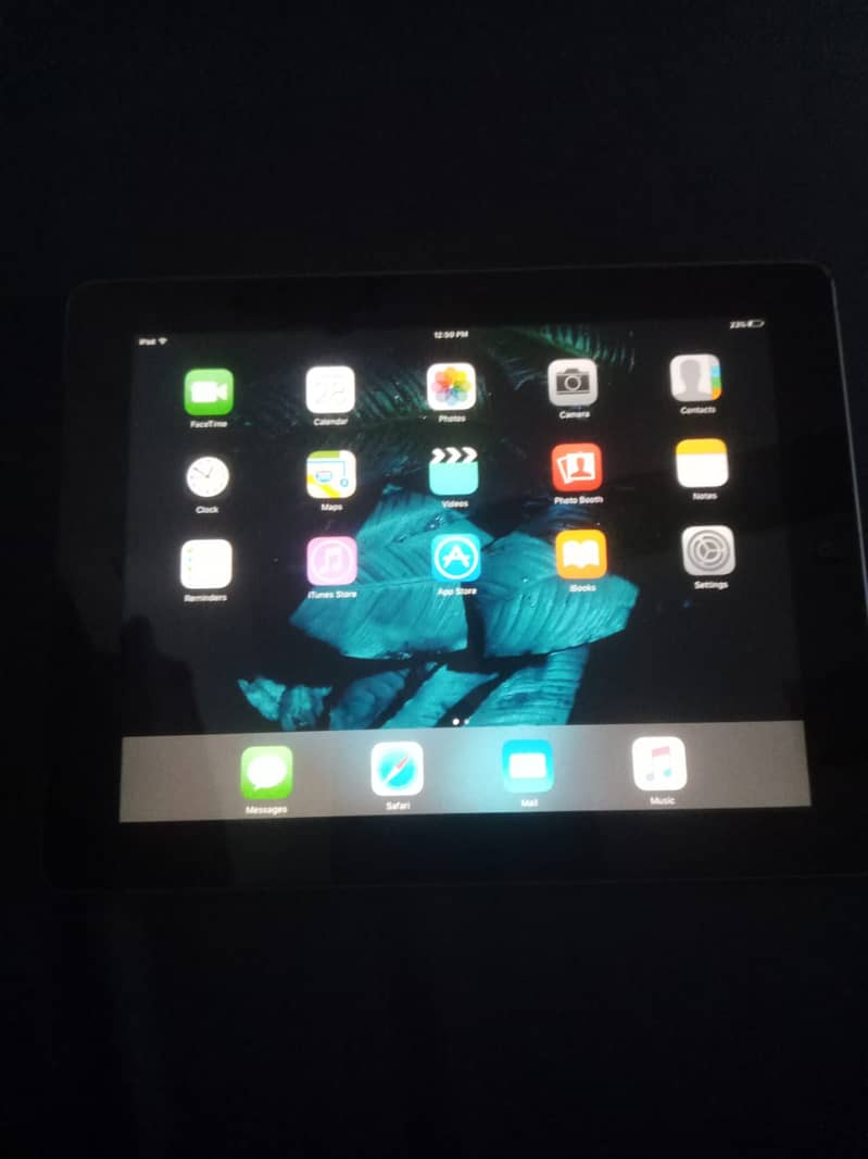 Ipad 2nd generation 16GB ID locked TAB (left corner little bit Broken) 6