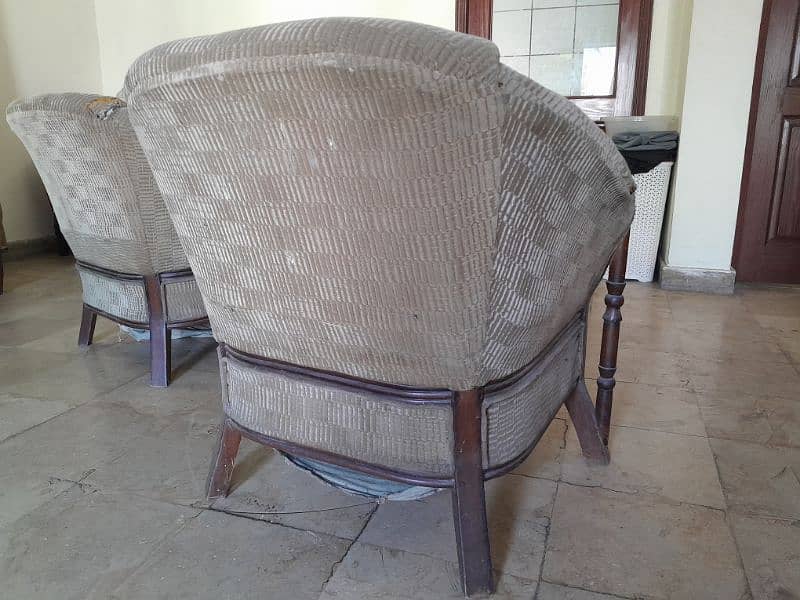 2 seater sofa for sale. 3