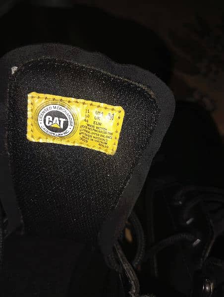 original caterpillar boot Dubai import. 4