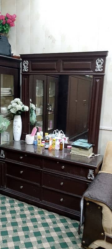 Dressing table 0