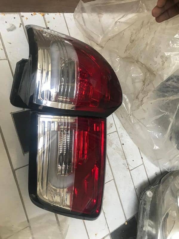 Toyota fortuner headlights or back lights 0