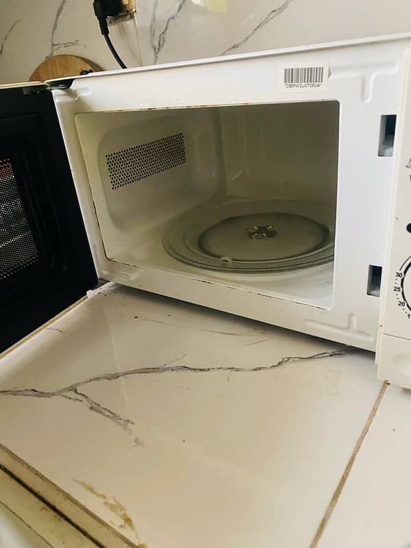 Used Microwave oven in good condition 0