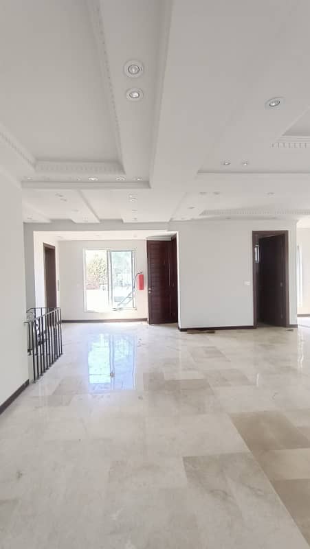 Building For Rent On Main Boulevard Gulberg 3